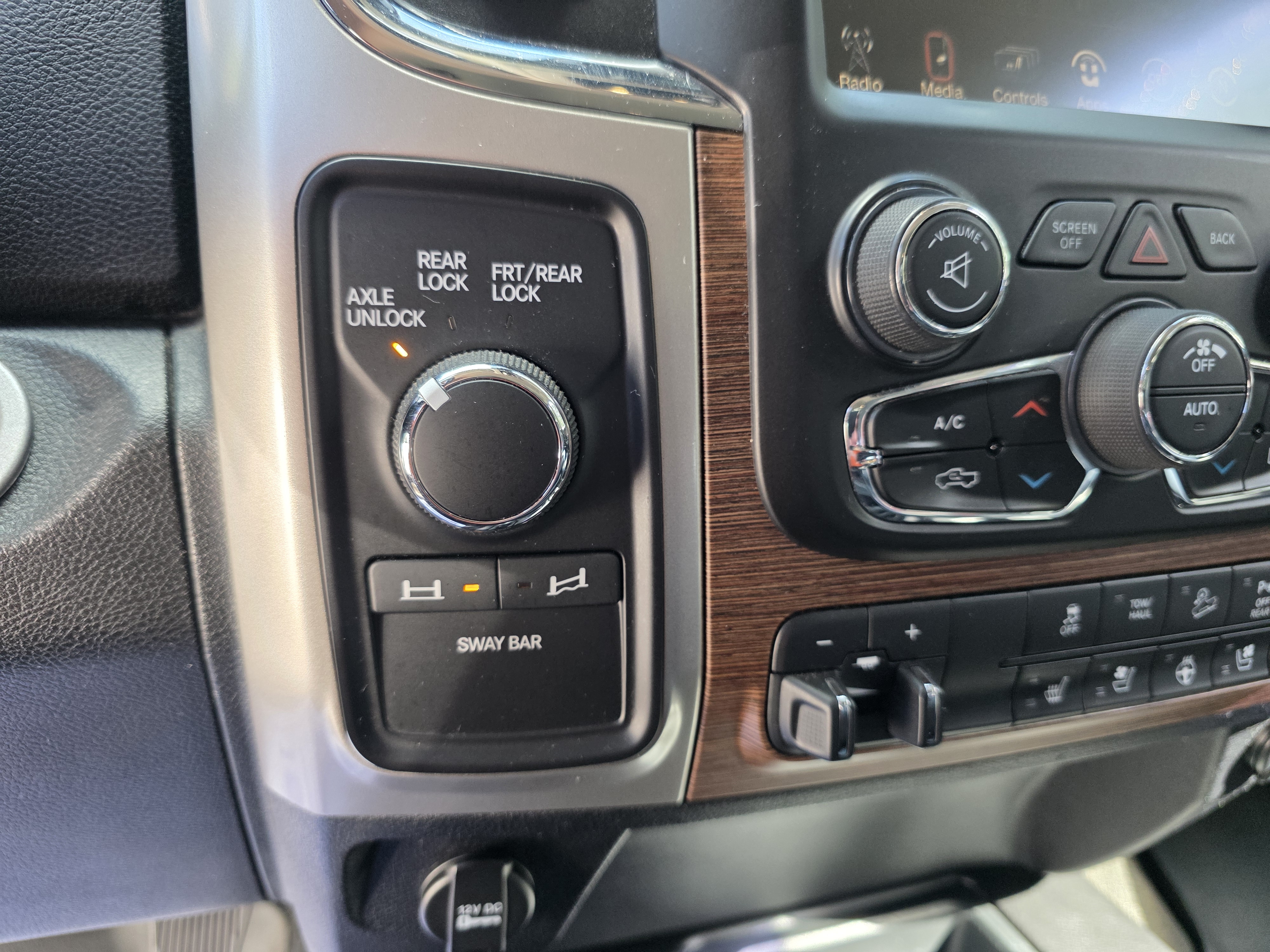 Used 2016 RAM 2500 Power Wagon Laramie AWD/4WD image 22