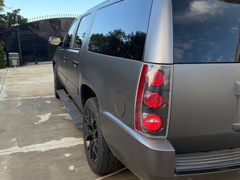 Used 2012 GMC Yukon XL Denali image 5