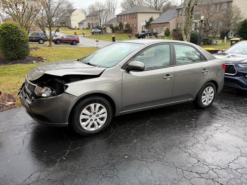 Used 2012 Kia Forte EX image 2