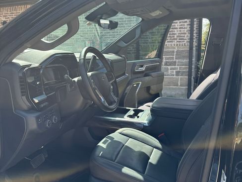 Used 2024 Chevrolet Silverado 2500 LTZ w/ LTZ Plus Package AWD/4WD image 10