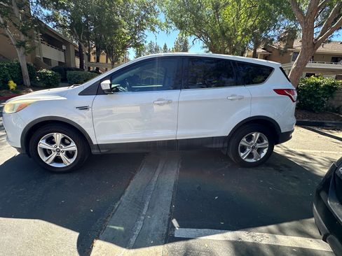 Used 2014 Ford Escape SE image 5