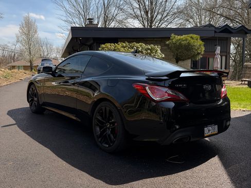 Used 2016 Hyundai Genesis Coupe 3.8 image 6