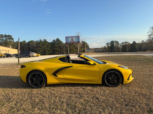 Used 2025 Chevrolet Corvette Stingray Coupe w/ 1LT image 23