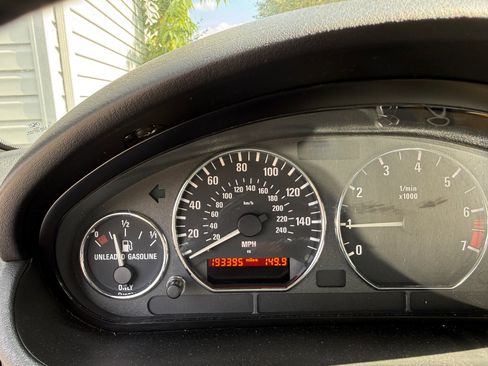 Used 2000 BMW Z3 2.5i RWD image 4