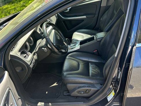 Used 2012 Volvo S60 T5 image 9