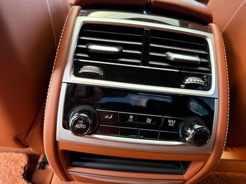 Used 2021 BMW 750i xDrive w/ Executive Package image 16