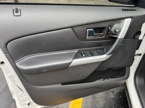 Used 2014 Ford Edge SEL image 16