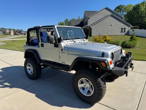 Used 2004 Jeep Wrangler 4WD w/ 30" Tire & Wheel Group image 14