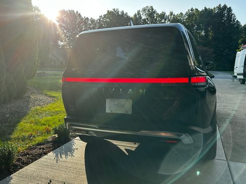 Used 2025 Rivian R1S Adventure image 6