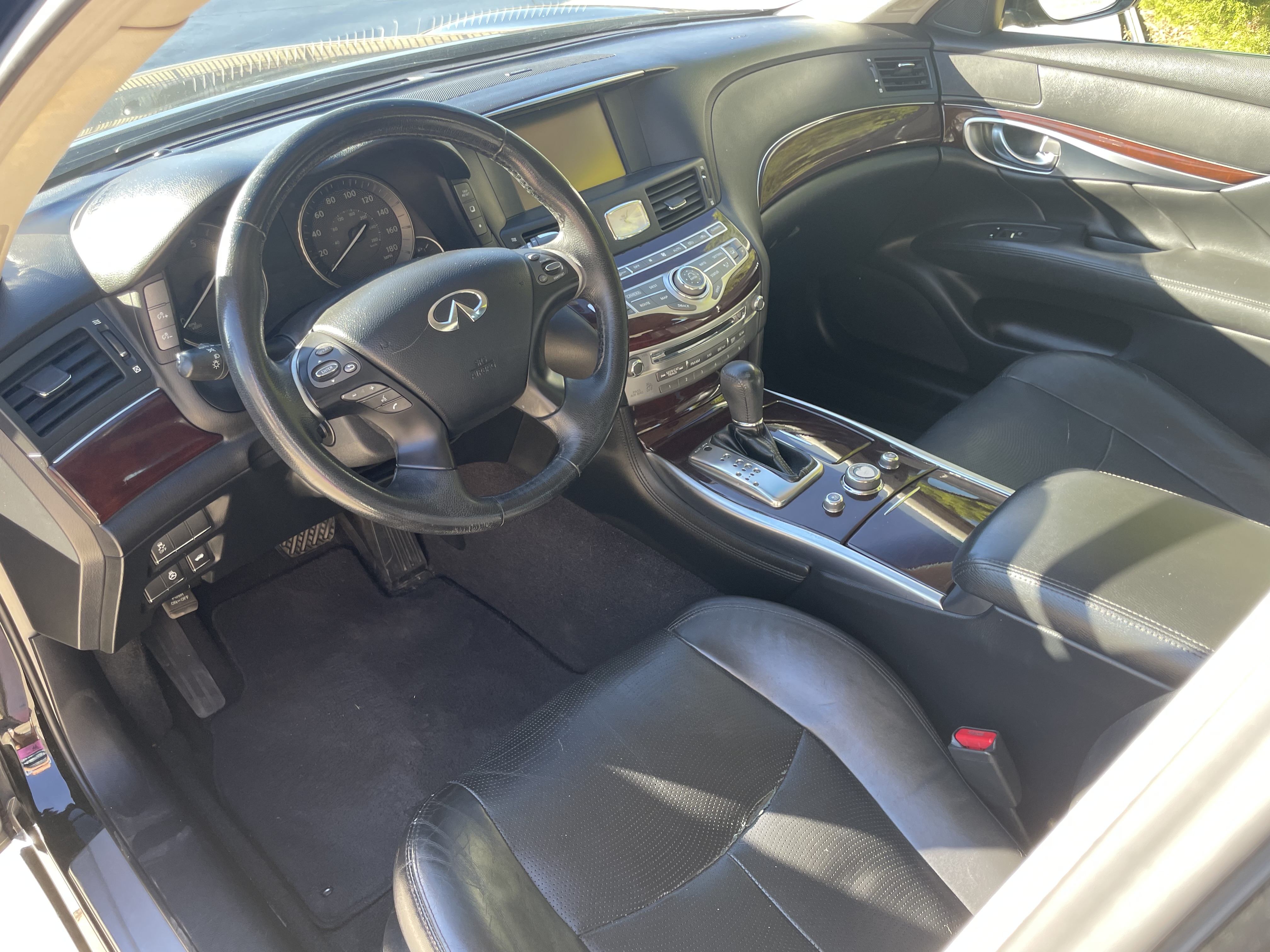 Used 2015 INFINITI Q70 3.7 RWD image 10