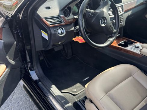 Used 2010 Mercedes-Benz E 350 Sedan image 9