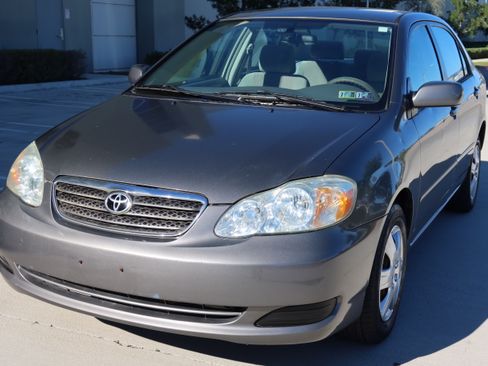 Used 2007 Toyota Corolla CE image 1