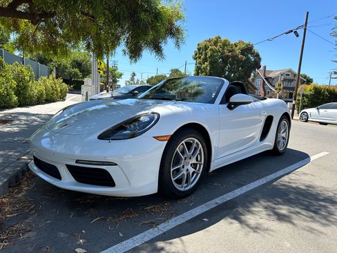 Used 2023 Porsche 718 Boxster RWD image 1