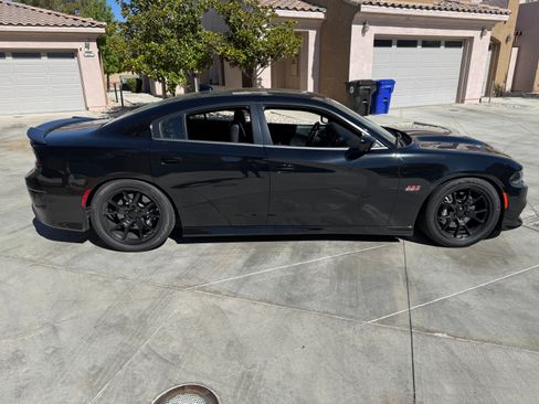 Used 2019 Dodge Charger Scat Pack w/ Plus Group RWD image 5