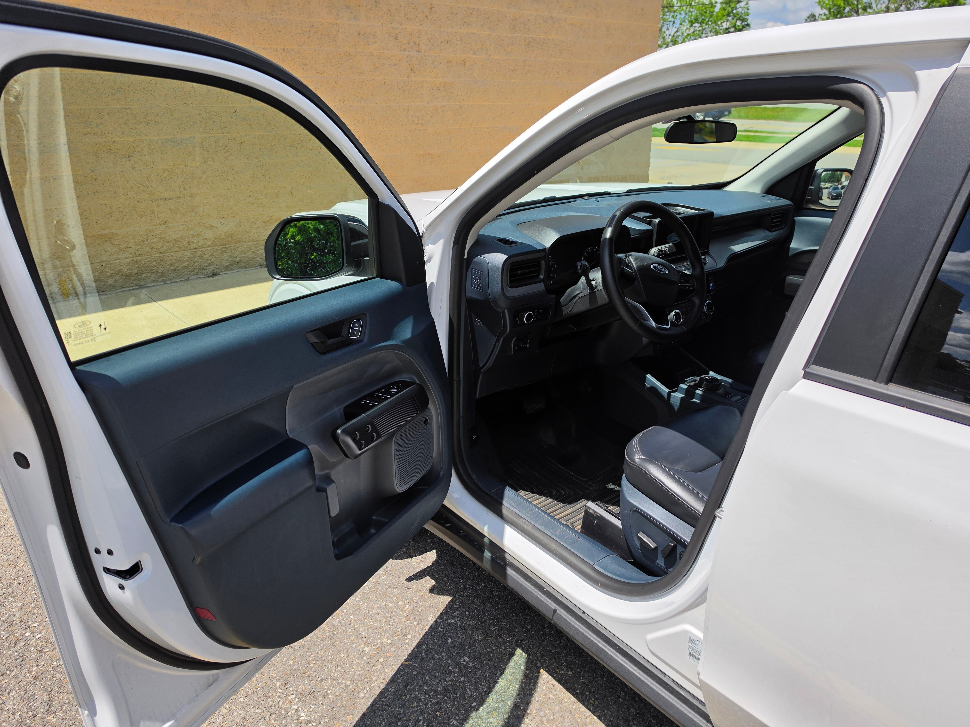 Used 2023 Ford Maverick Lariat w/ Lariat Luxury Package AWD/4WD image 17