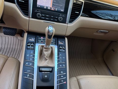 Used 2017 Porsche Macan image 10