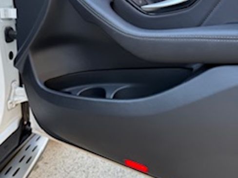 Used 2020 Mercedes-Benz GLC 300 4MATIC Coupe image 10