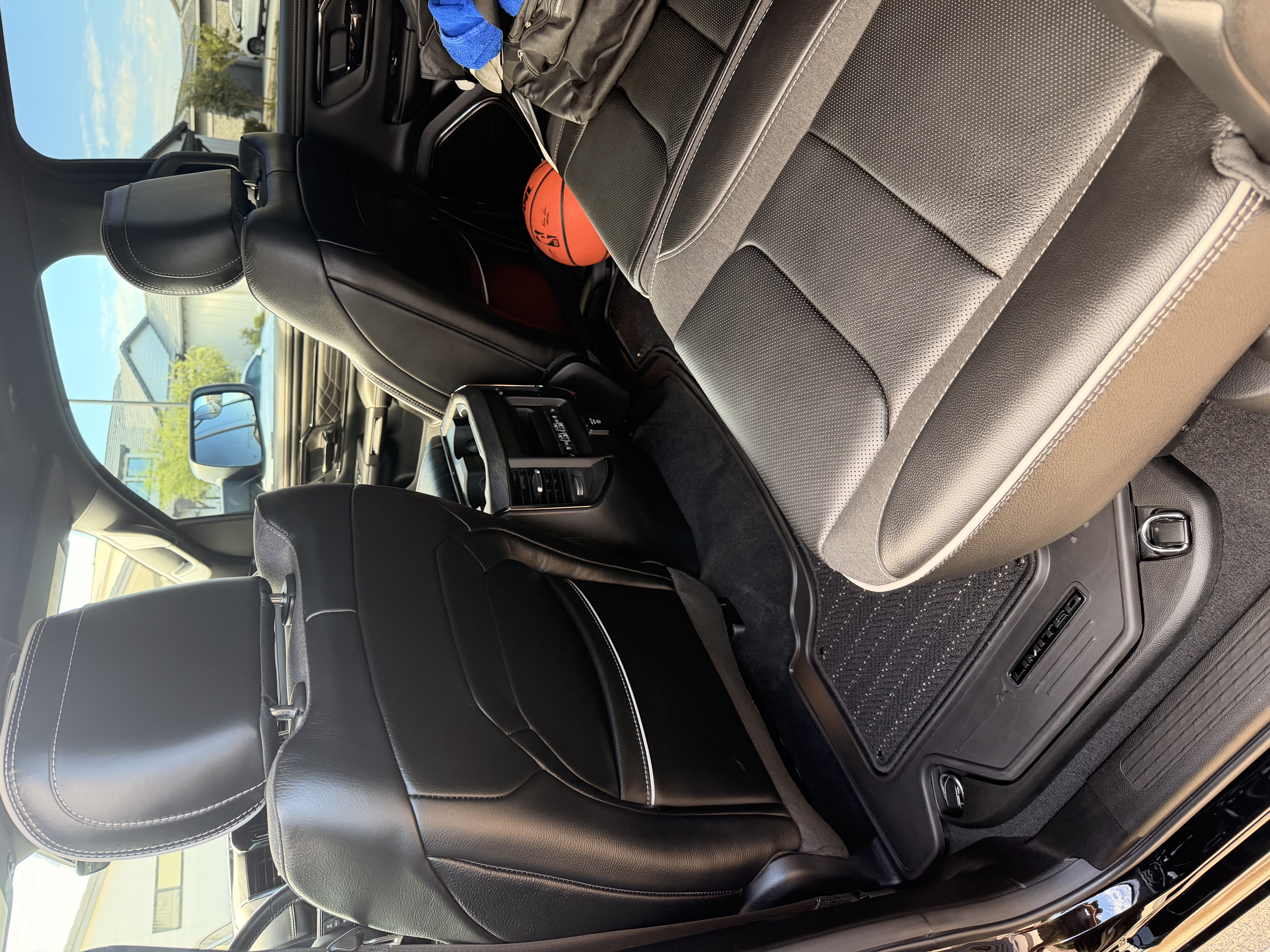 Used 2025 RAM 1500 Limited w/ Trailer Tow Group AWD/4WD image 13