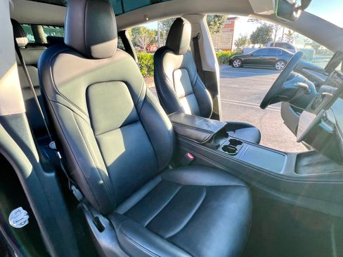 Used 2023 Tesla Model Y Long Range AWD/4WD image 17