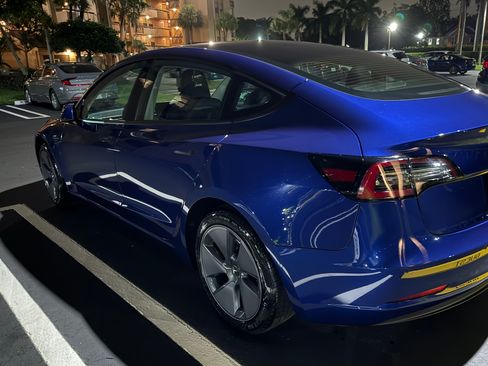 Used 2022 Tesla Model 3 Standard Range image 12