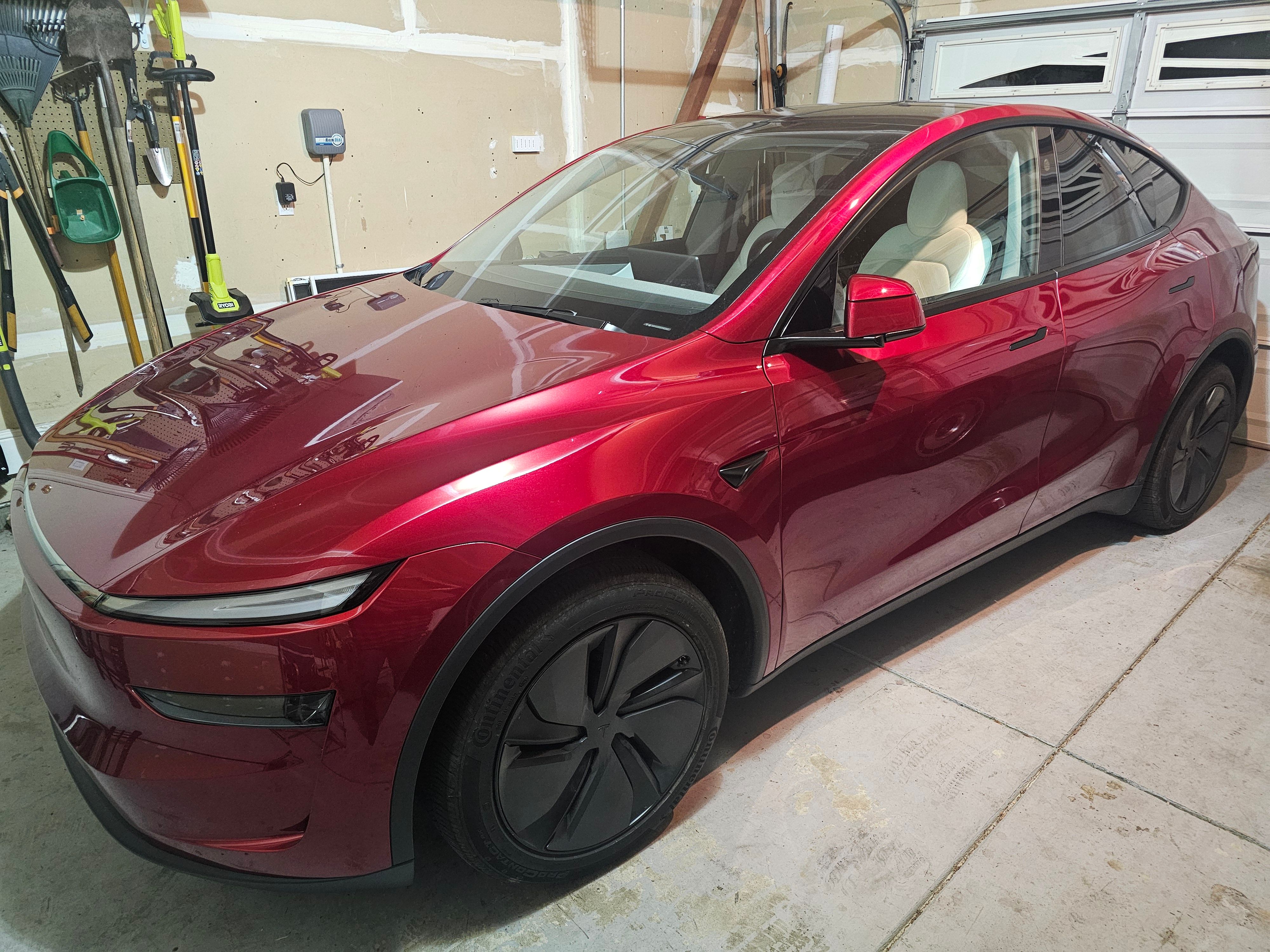 Used 2026 Tesla Model Y Long Range AWD/4WD image 1