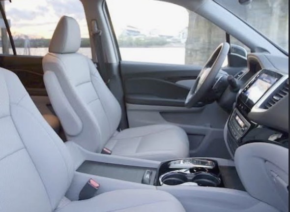 Used 2017 Honda Pilot Touring image 2