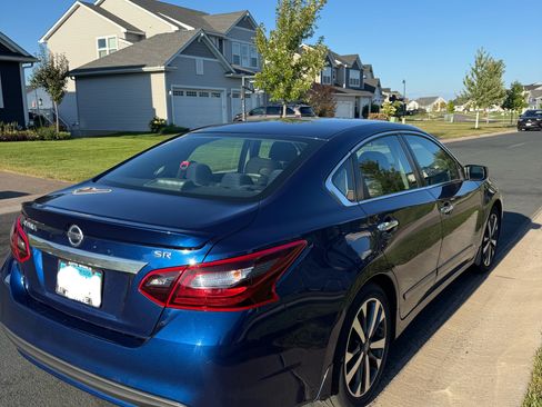 Used 2017 Nissan Altima 2.5 SR FWD image 6