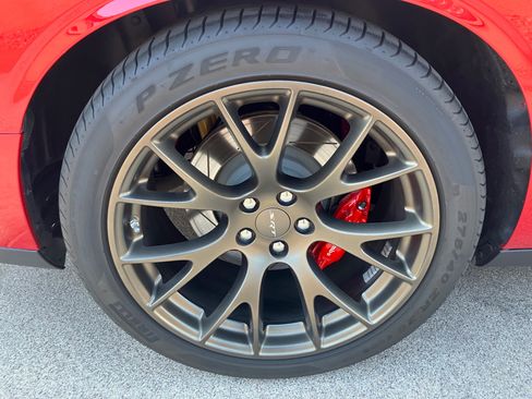 Used 2015 Dodge Challenger SRT Hellcat RWD image 17