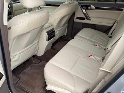 Used 2014 Lexus GX 460 w/ Premium Package image 11