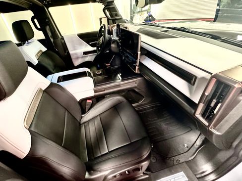 Used 2024 GMC Hummer EV 3X image 23