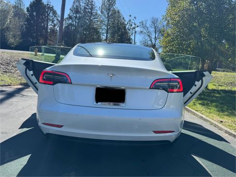 Used 2022 Tesla Model 3 image 9