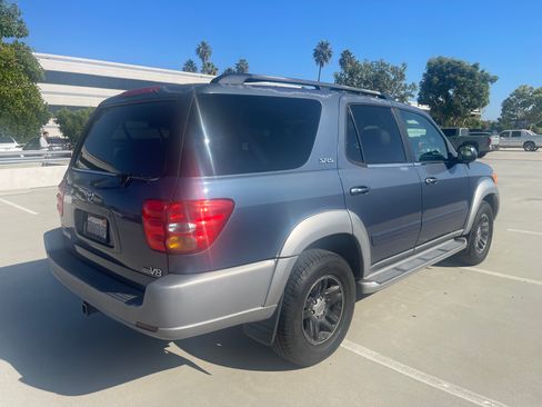 Used 2003 Toyota Sequoia SR5 image 2