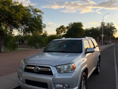 Used 2011 Toyota 4Runner SR5 w/ Convenience Pkg RWD image 1