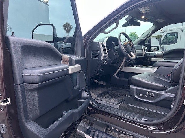 Used 2018 Ford F250 Lariat w/ Lariat Ultimate Package AWD/4WD image 14