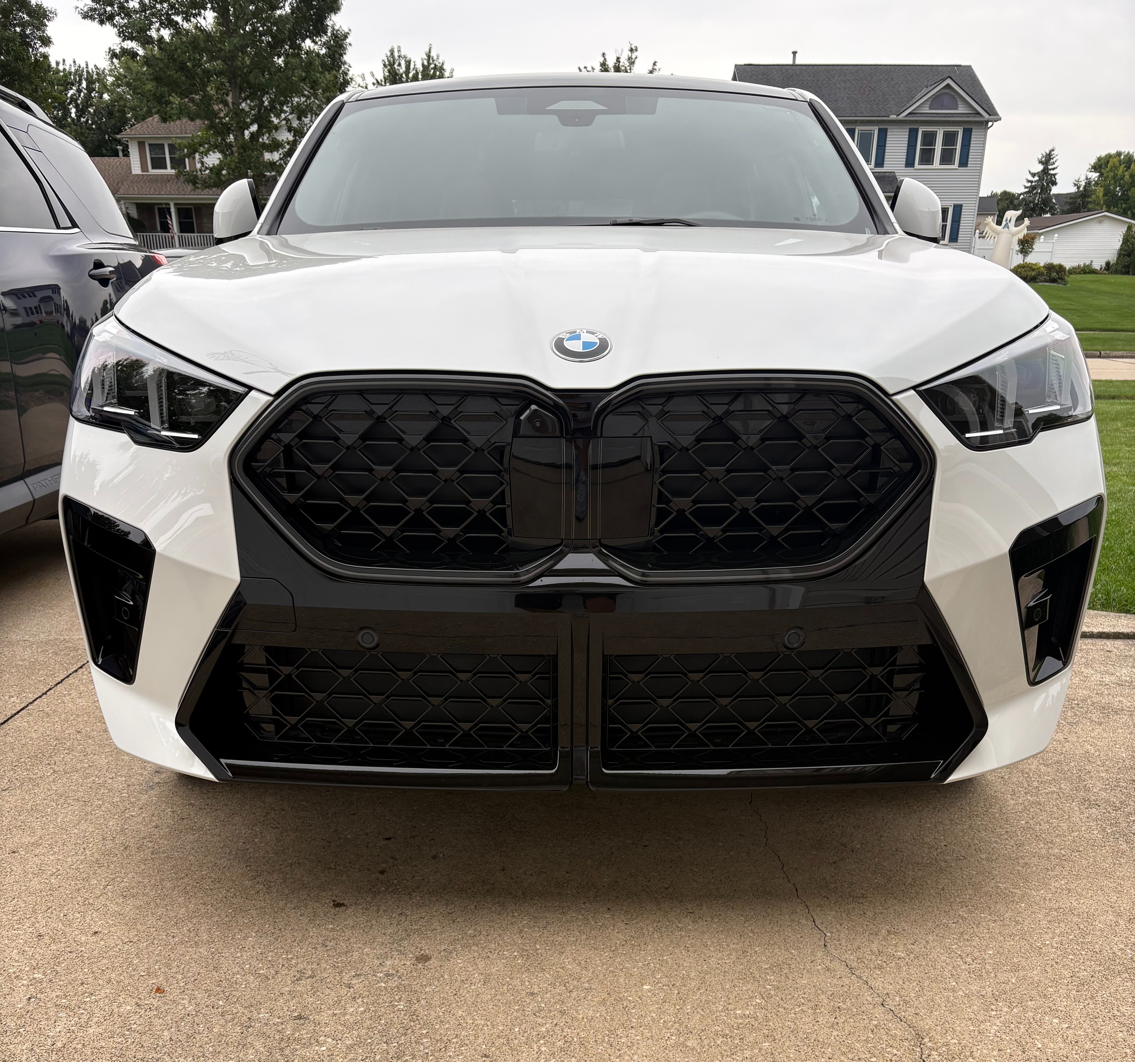 Used 2025 BMW X2 xDrive28i w/ Technology Package AWD/4WD image 1