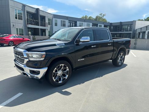 Used 2019 RAM 1500 Laramie AWD/4WD image 1