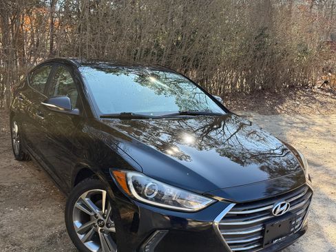 Used 2017 Hyundai Elantra Limited w/ Cargo Package FWD image 6