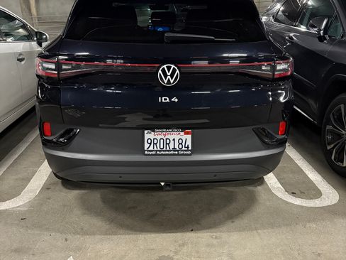 Used 2023 Volkswagen ID.4 Pro image 8