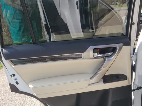 Used 2021 Lexus GX 460 Premium w/ Premium Package image 25