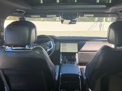 Used 2023 Land Rover Range Rover SE image 16