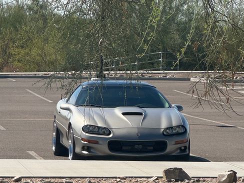 Used 2000 Chevrolet Camaro Z28 image 2