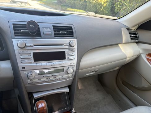 Used 2010 Toyota Camry XLE w/ Leather Pkg FWD image 23