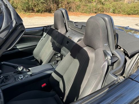 Used 2017 MAZDA MX-5 Miata Club w/ Brembo/BBS Package image 22