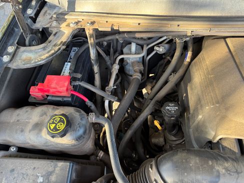 Used 2014 Chevrolet Suburban LTZ image 18