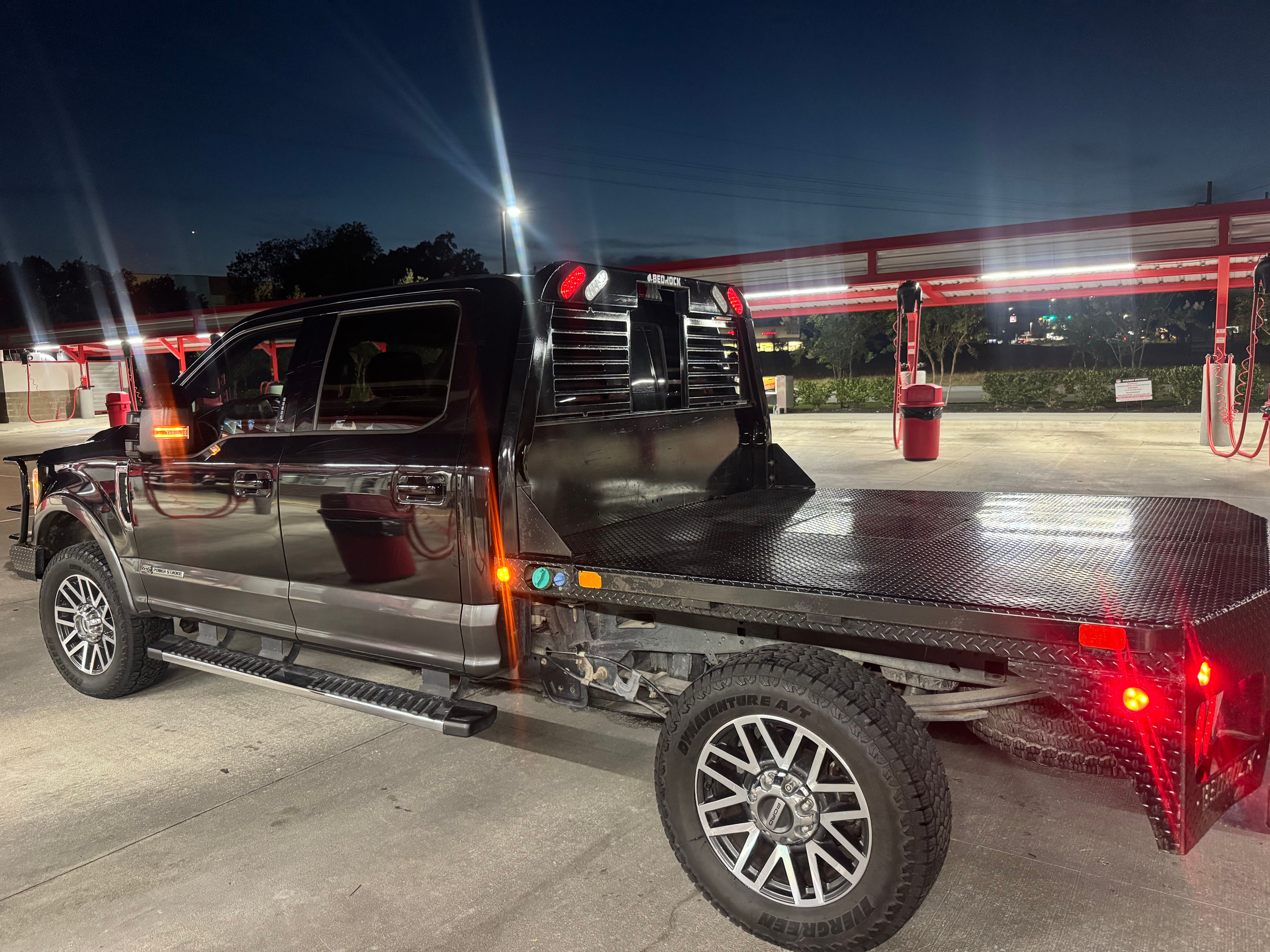 Used 2019 Ford F250 Lariat w/ Lariat Value Package AWD/4WD image 1
