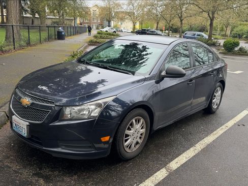 Used 2014 Chevrolet Cruze LS image 1