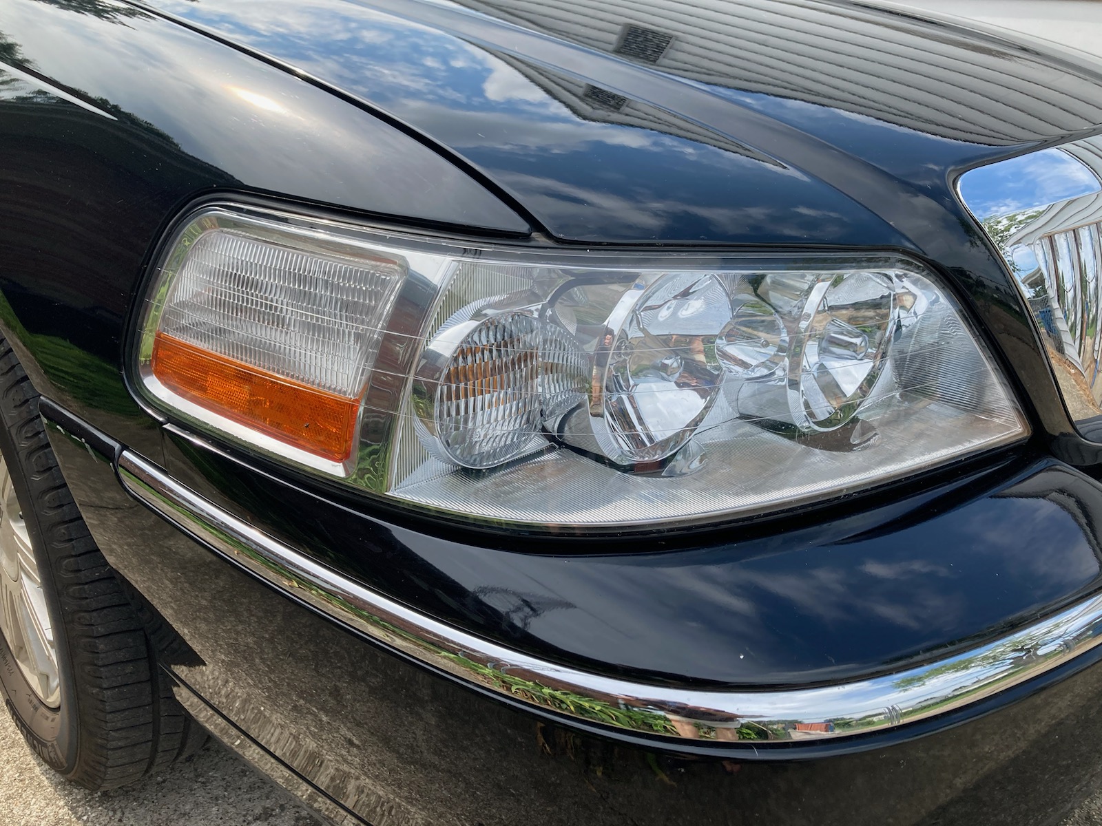 Used 2008 Lincoln Town Car Signature L RWD image 12