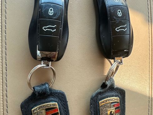 Used 2012 Porsche Cayenne S image 34