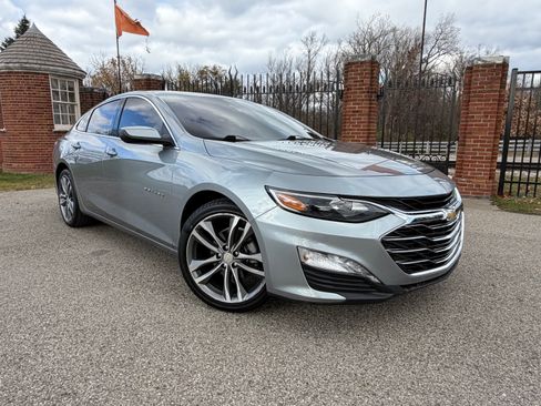 Used 2023 Chevrolet Malibu LT image 2