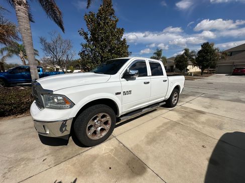 Used 2014 RAM 1500 Laramie image 4